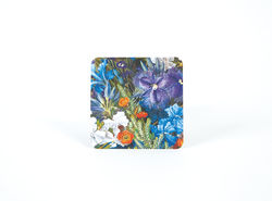 The vibrant beauty of the Australian wildflowers can adorn your table with these gorgeous 